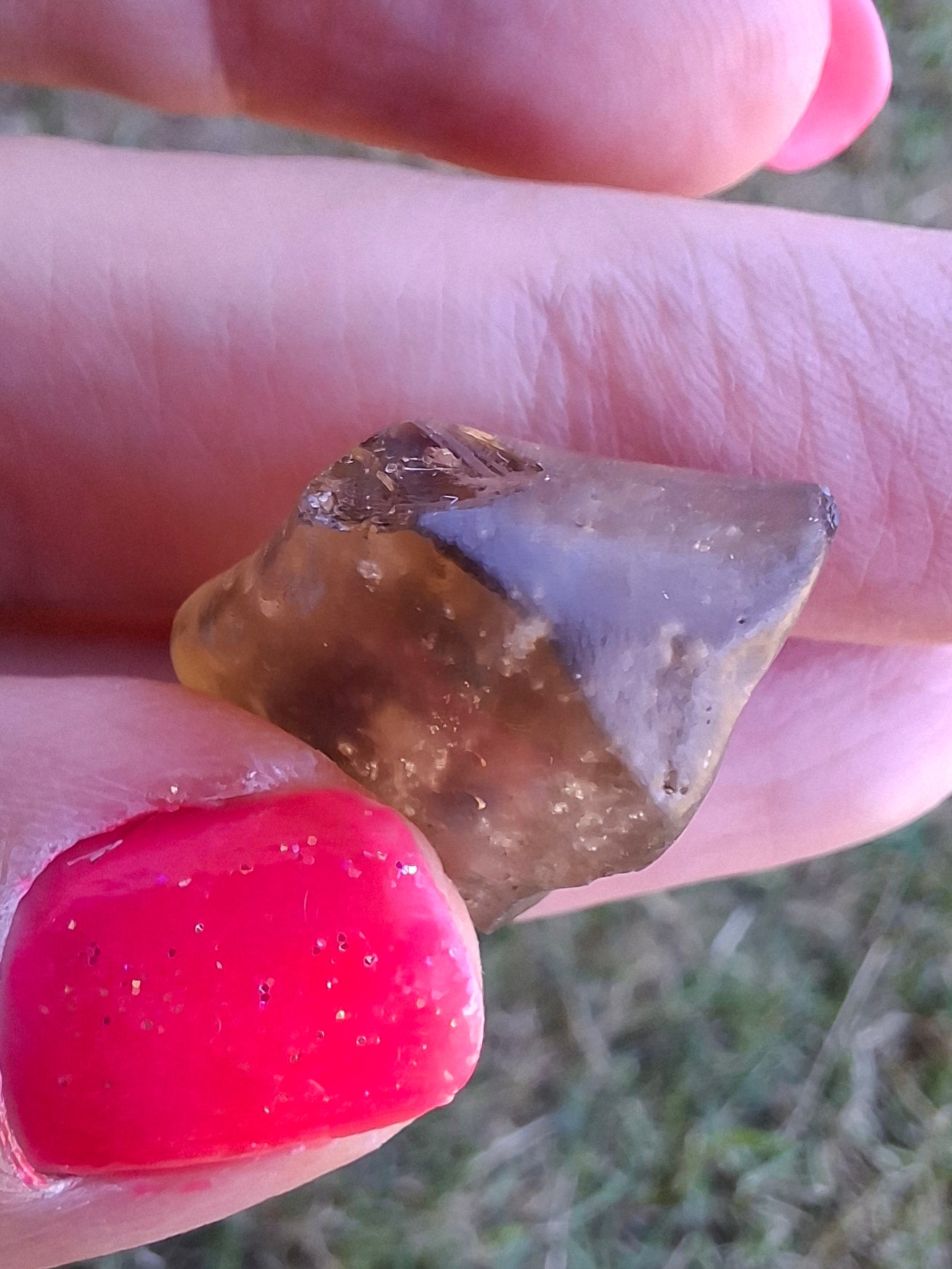 Libyan Desert Glass (darker) Piece, 6.82g, Tektite (Ref: L1365)