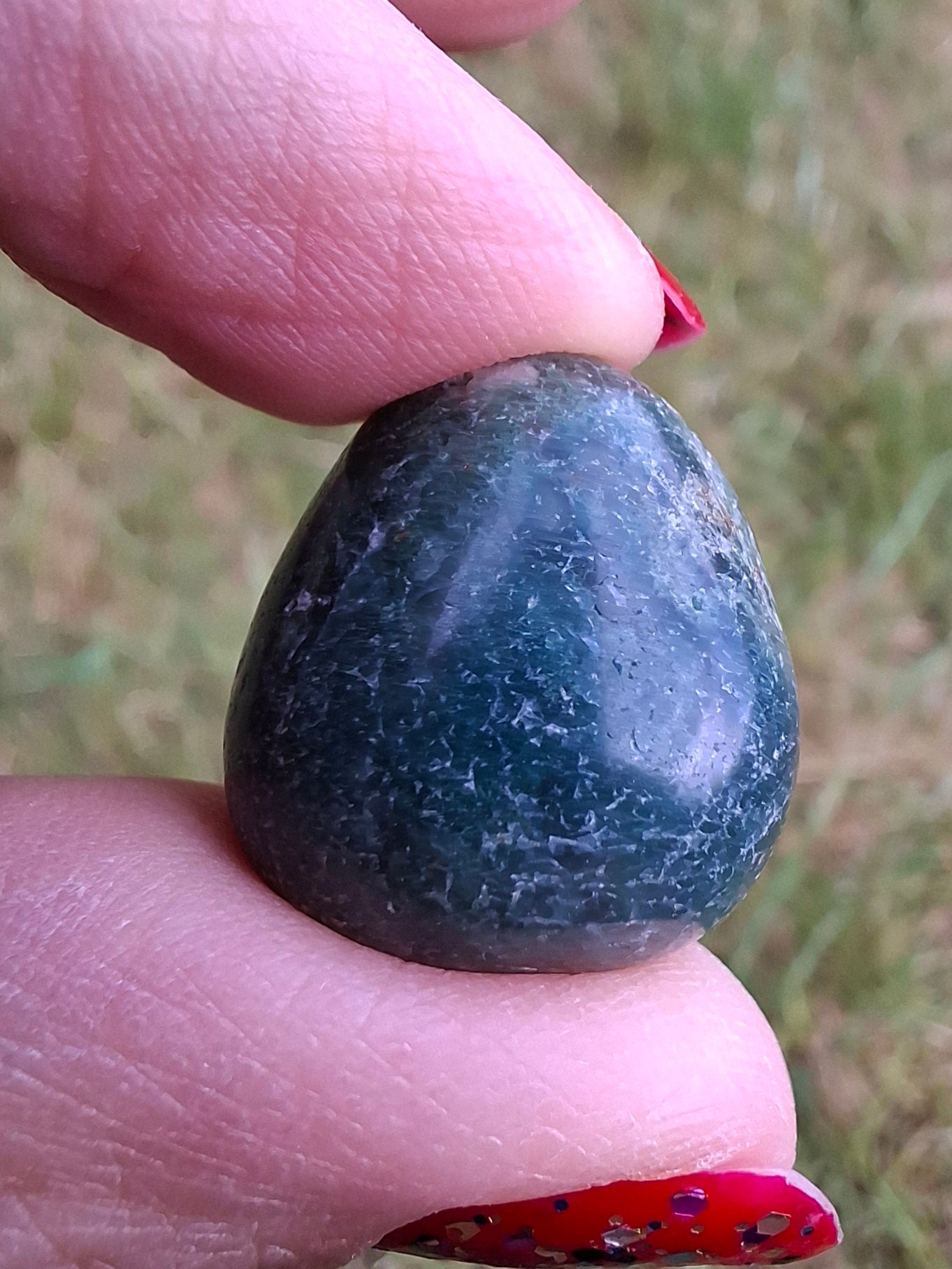 Green Moss Agate, Tumble Stone, Crystal (Ref: T167)