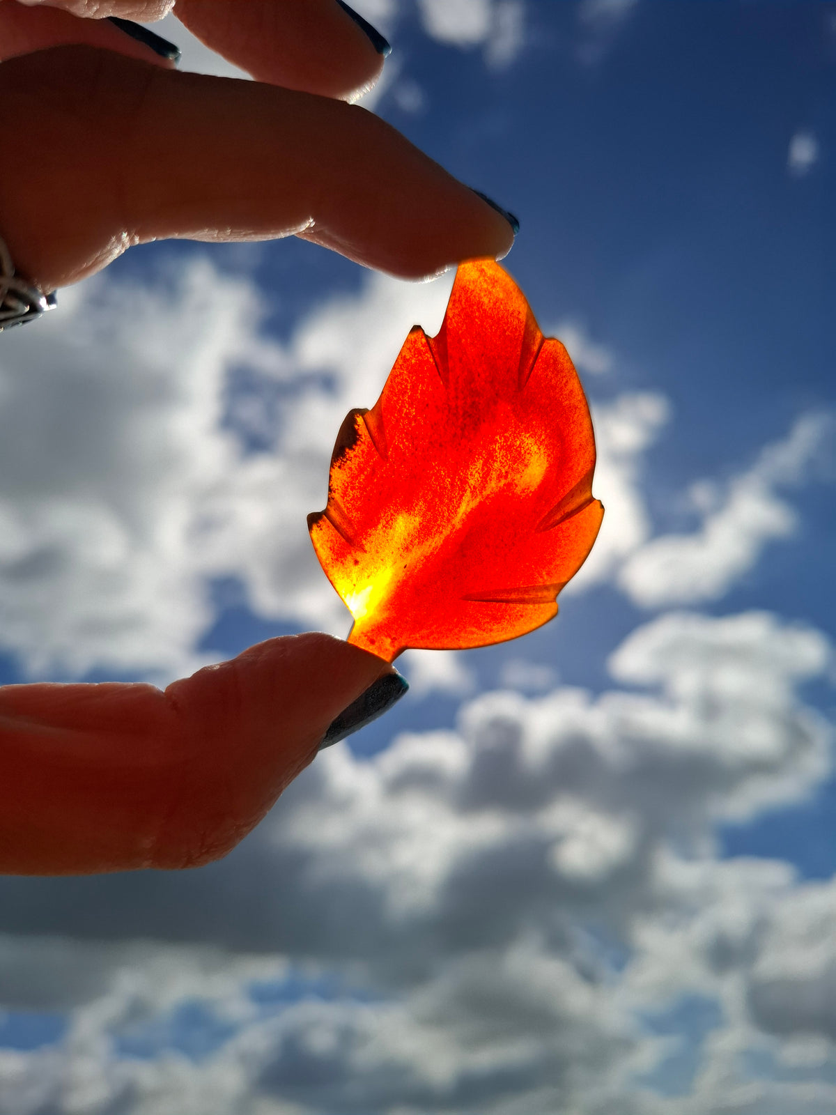 Red Amber Leaf Carving, 7.03g, Fossil (Ref: Leaf11)
