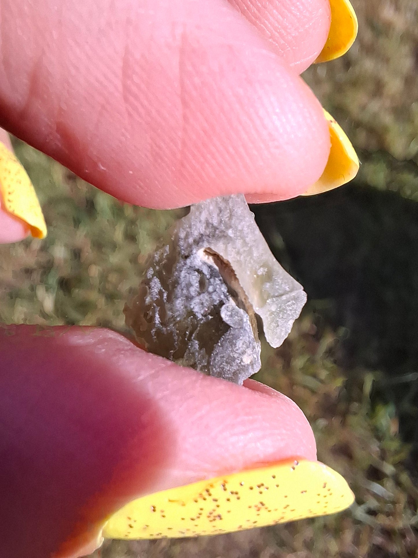 Moldavite Piece, 0.68g, Tektite (Ref: 1481)