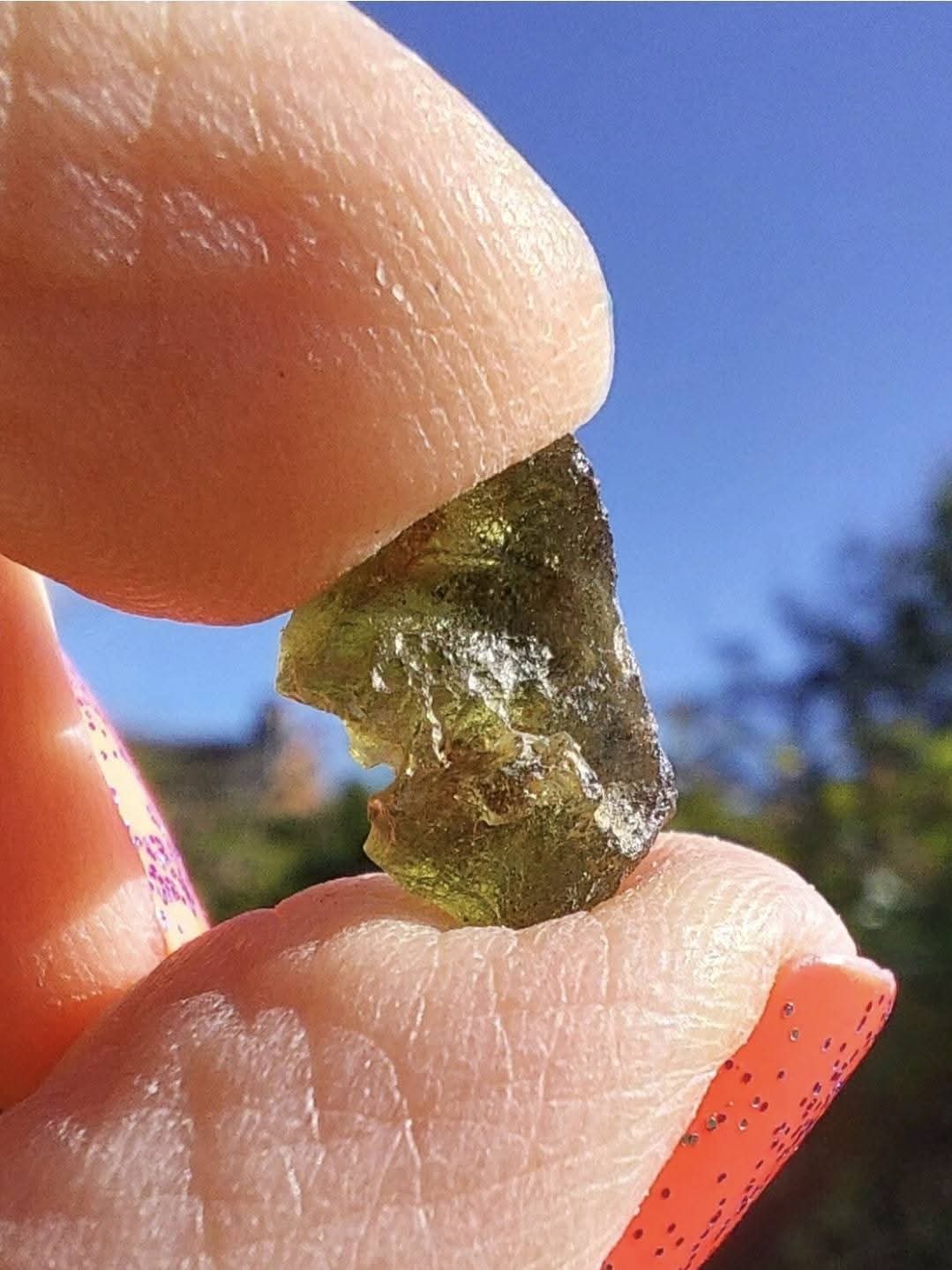 Moldavite Piece, 0.64g, Tektite (Ref: 1149)