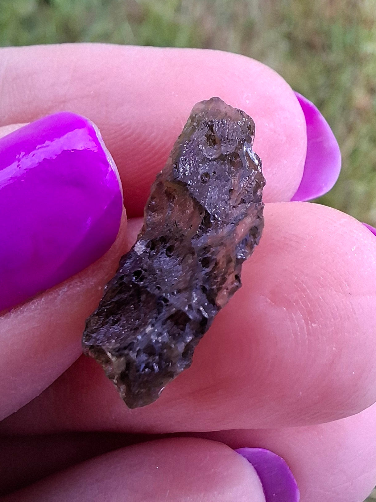 Moldavite Piece, 0.98g, Tektite (Ref: 1427)