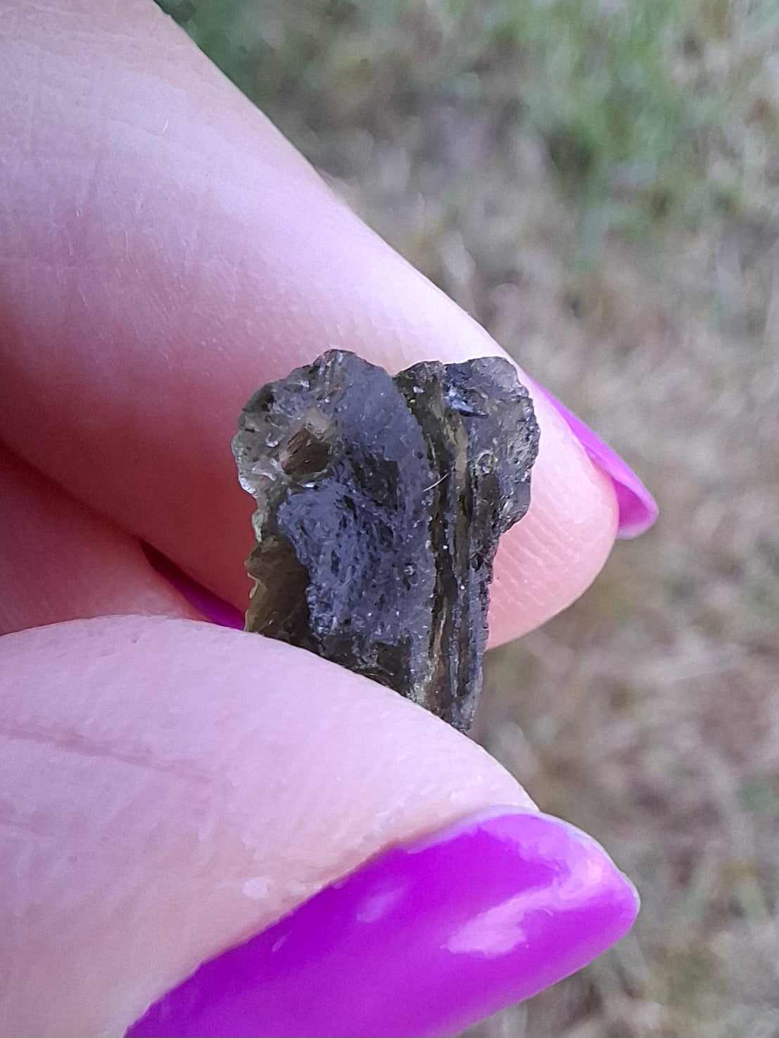 Moldavite Piece, 0.84g, Tektite (Ref: 1445)