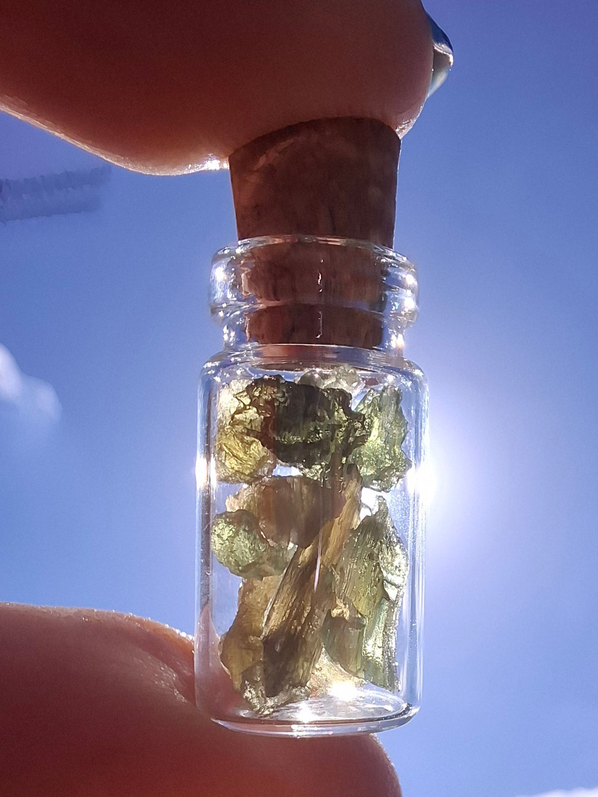 Moldavite Chips (1.00g) in 1ml Bottle, Tektite (Ref: B35)