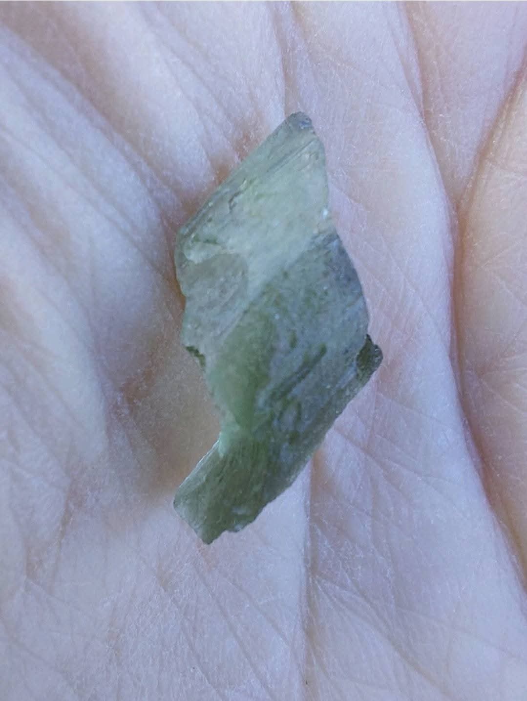 Moldavite Piece, 0.63g, Tektite (Ref: 1098)