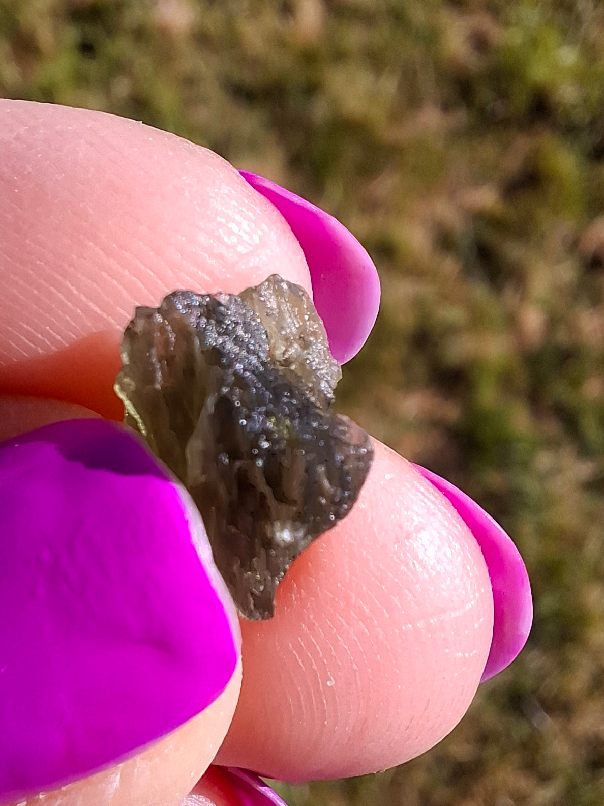 Moldavite Piece, 0.84g, Tektite (Ref: 1445)