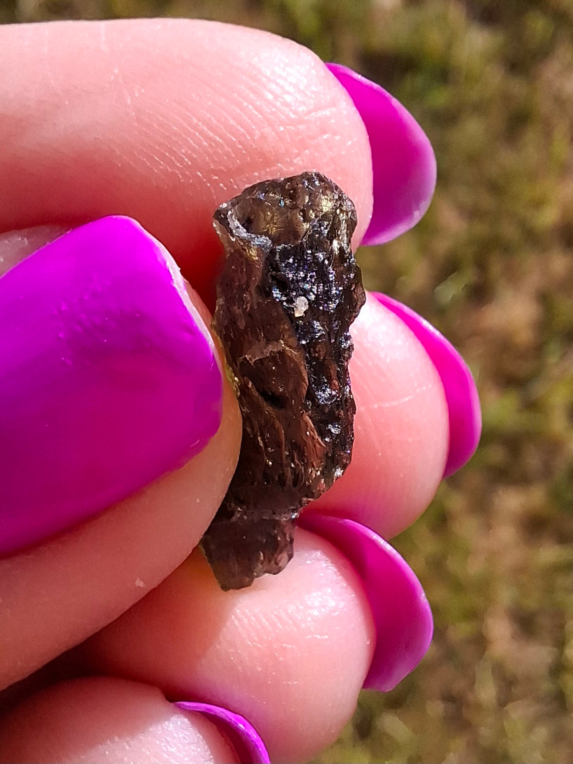 Moldavite Piece, 0.98g, Tektite (Ref: 1427)