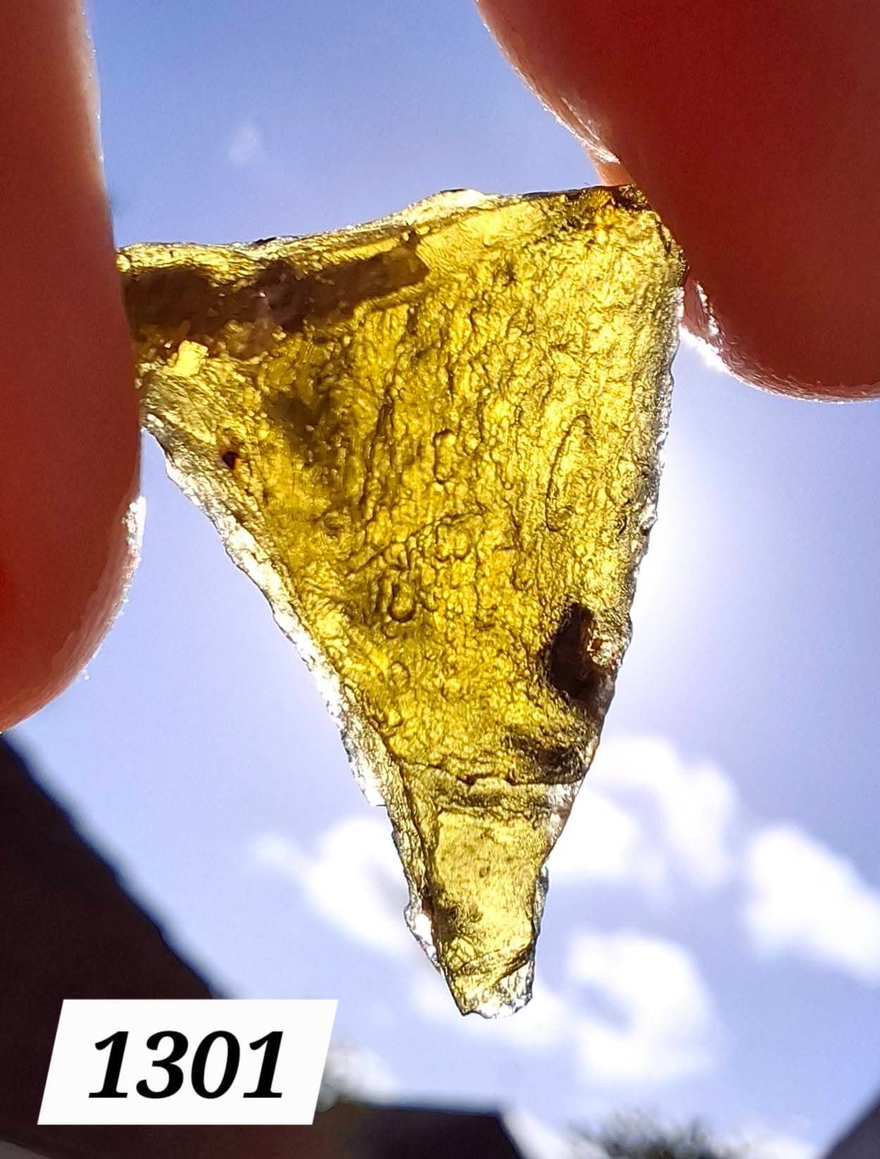 Moldavite Piece, 2.28g, Tektite (Ref: 1301)