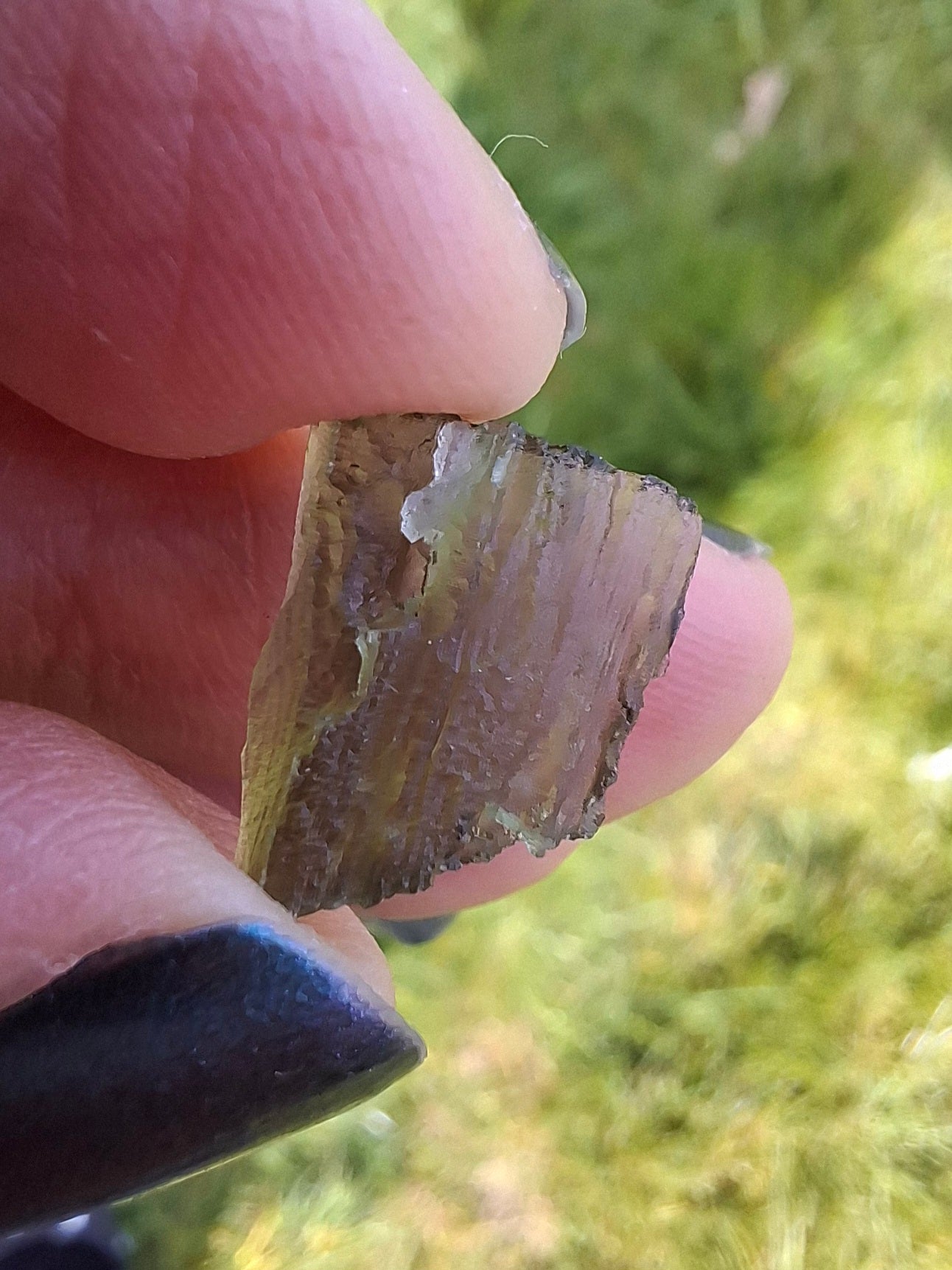 Moldavite Piece, 0.93g, Tektite (Ref: 1391)