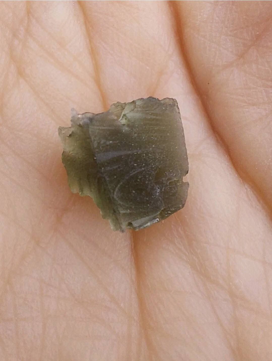 Moldavite Piece, 0.63g, Tektite (Ref: 1032)