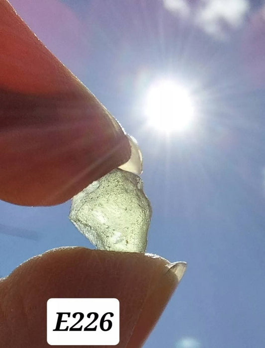 Moldavite Piece, 0.52g, Tektite (Ref: E226)