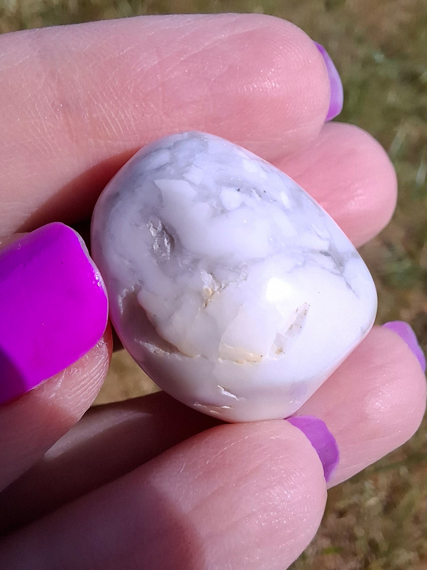 Howlite, Tumble Stone, Crystal (Ref: T40)