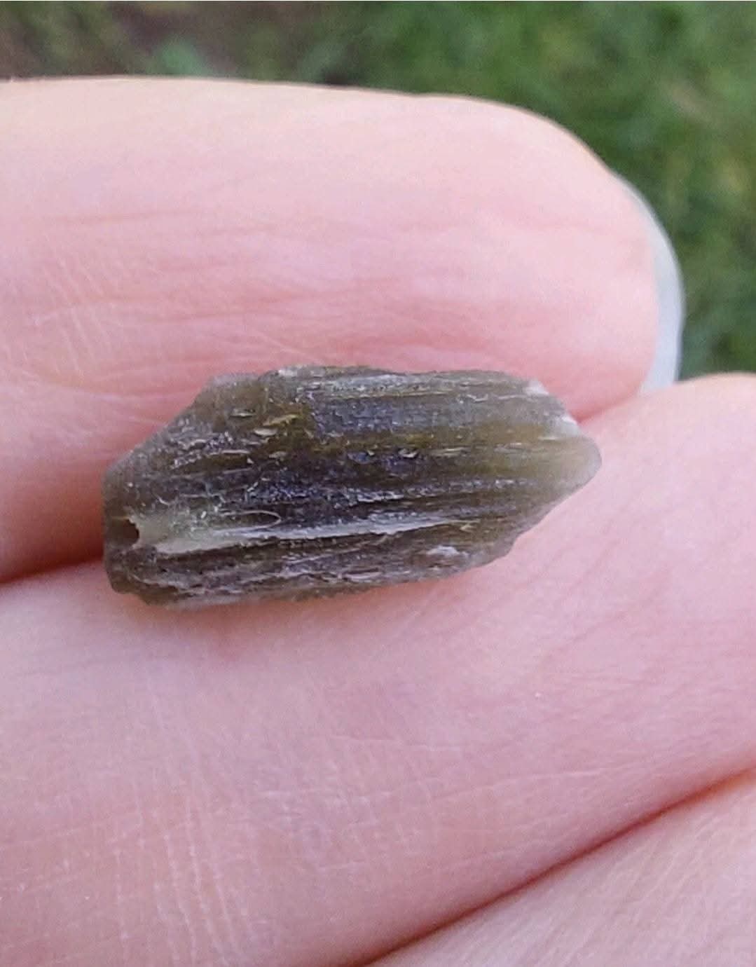 Moldavite Piece, 0.70g, Tektite (Ref: 774)