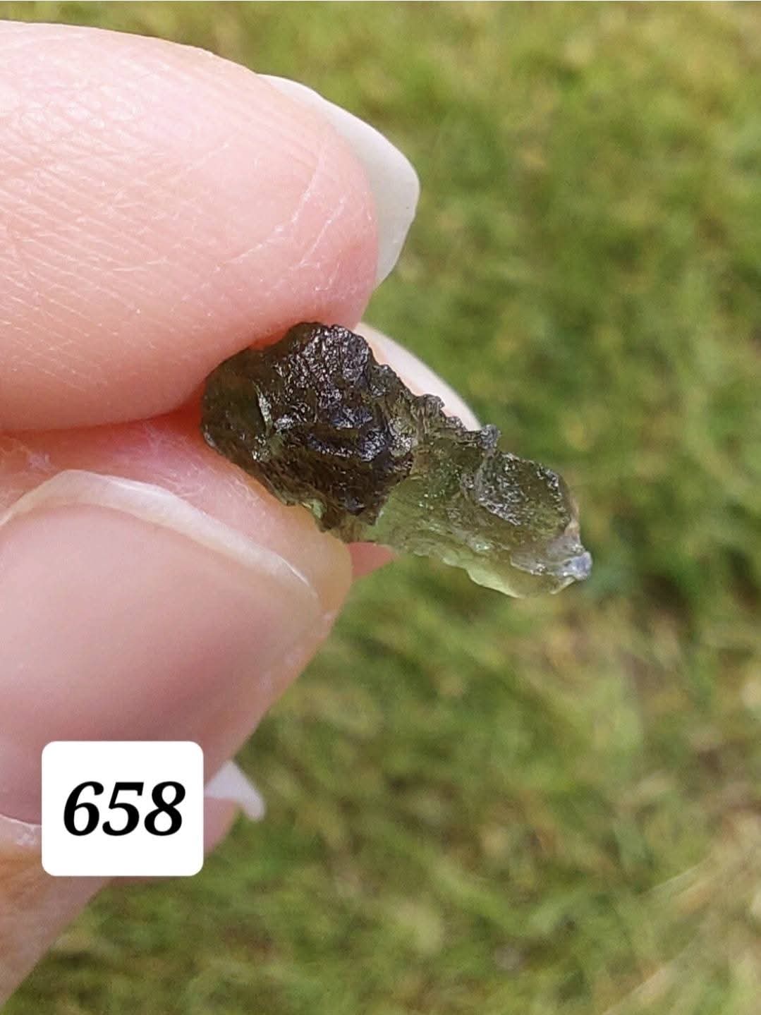 Moldavite Piece, 0.60g, Tektite (Ref: 658)