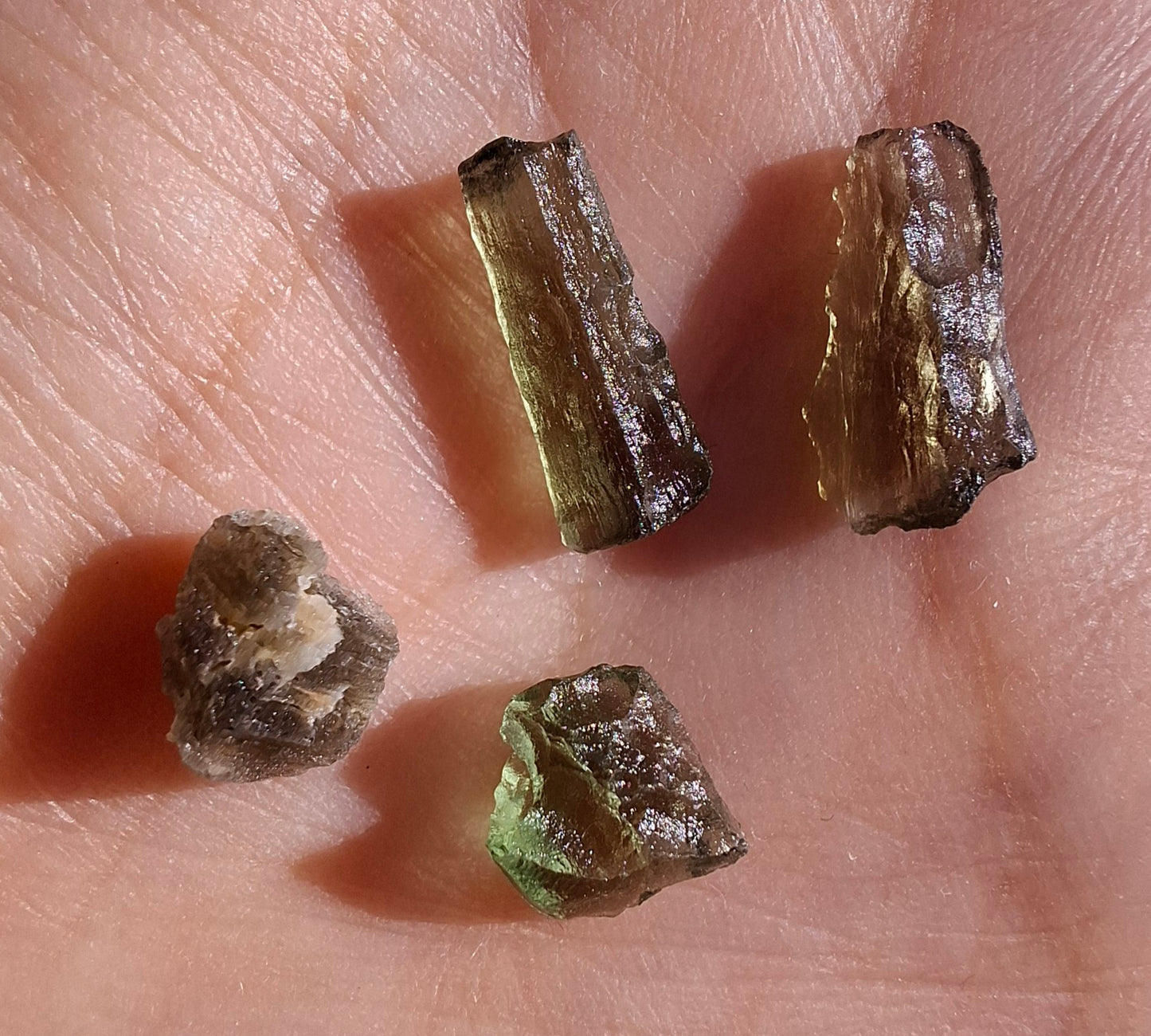 Moldavite chip Bundle, 1g, 4 pcs, Tektite (Ref: MB42)