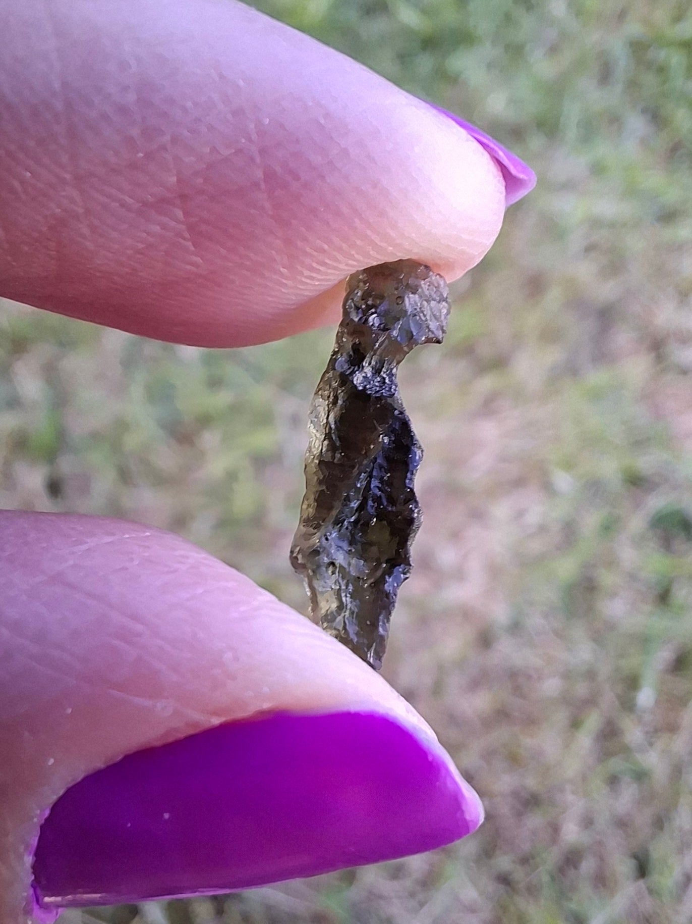 Moldavite Piece, 0.61g, Tektite (Ref: 1457)