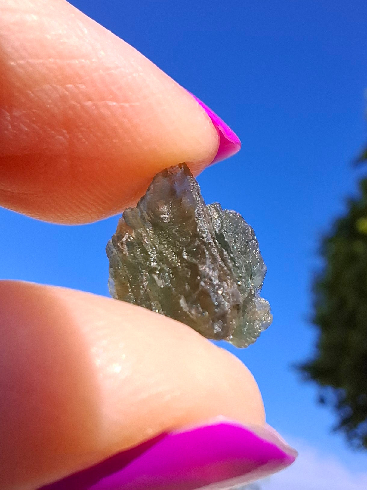 Moldavite Piece, 0.84g, Tektite (Ref: 1445)