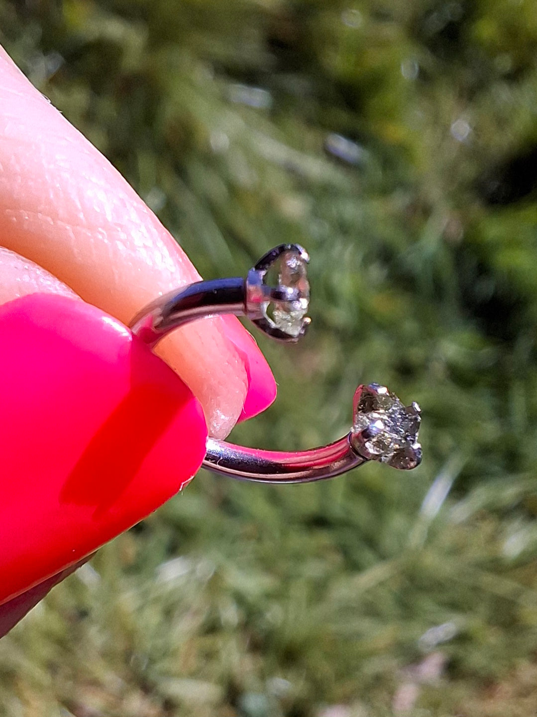 Moldavite (raw) HORSESHOE SEPTUM RING, 16G, Surgical steel, Tektite (Ref: S5)