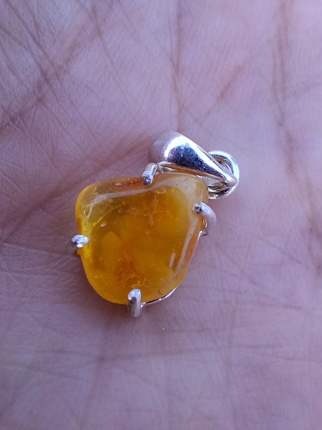 Baltic Amber Pendant, 925 Silver, Fossil (Ref: AP28)
