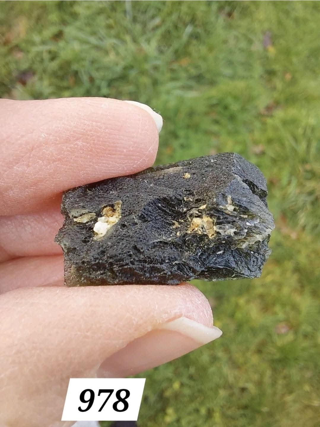 Moldavite Piece, NESMEN HURKA, 8.81g, Tektite (Ref: 978)
