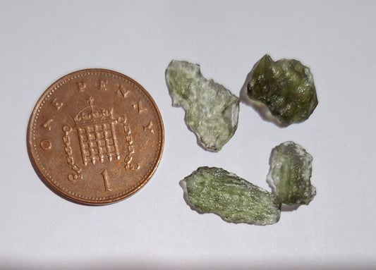Moldavite chip Bundle, 1g, 4 pcs, Tektite (Ref: MB32)
