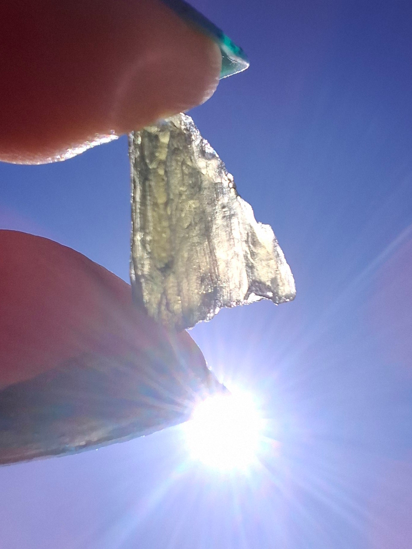 Moldavite Piece, 0.64g, Tektite (Ref: 1424)
