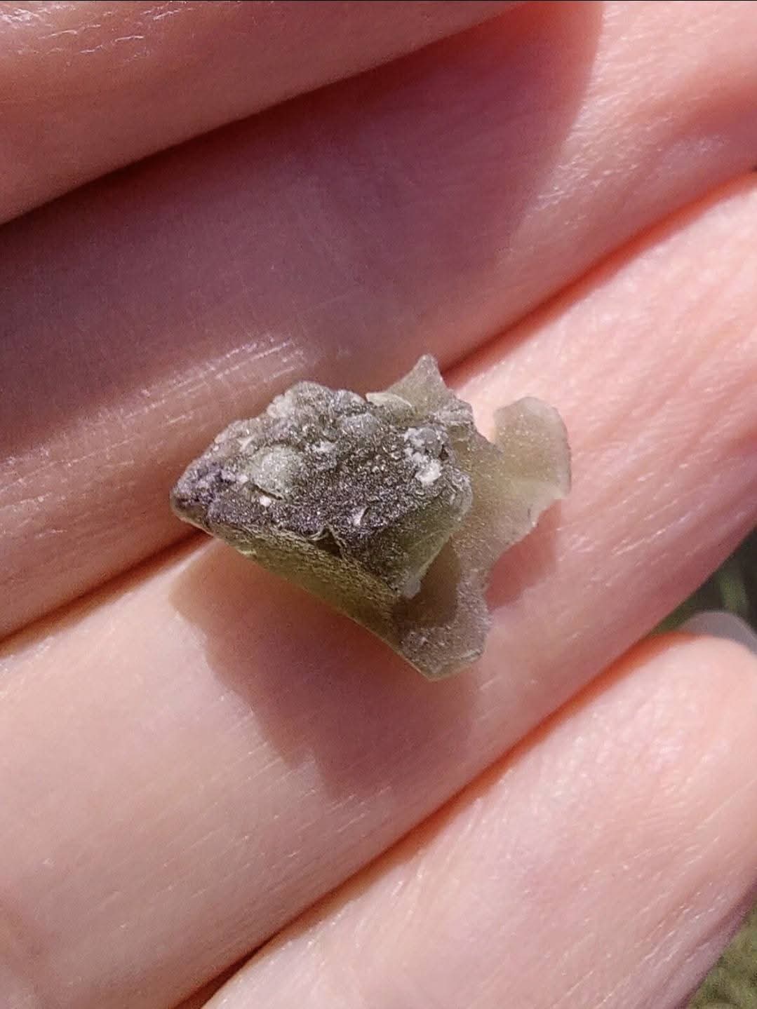 Moldavite Piece, 0.69g, Tektite (Ref: E60)