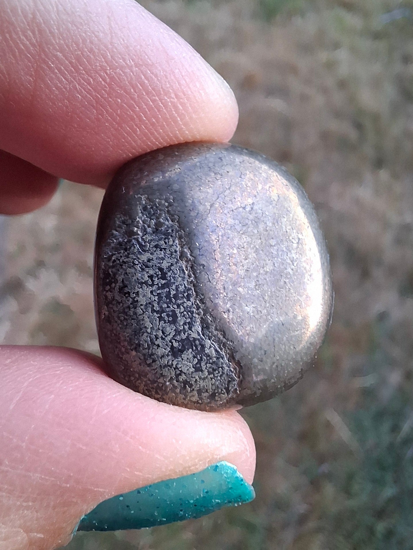 Apache Gold Tumble Stone, Crystal (Ref: T228)
