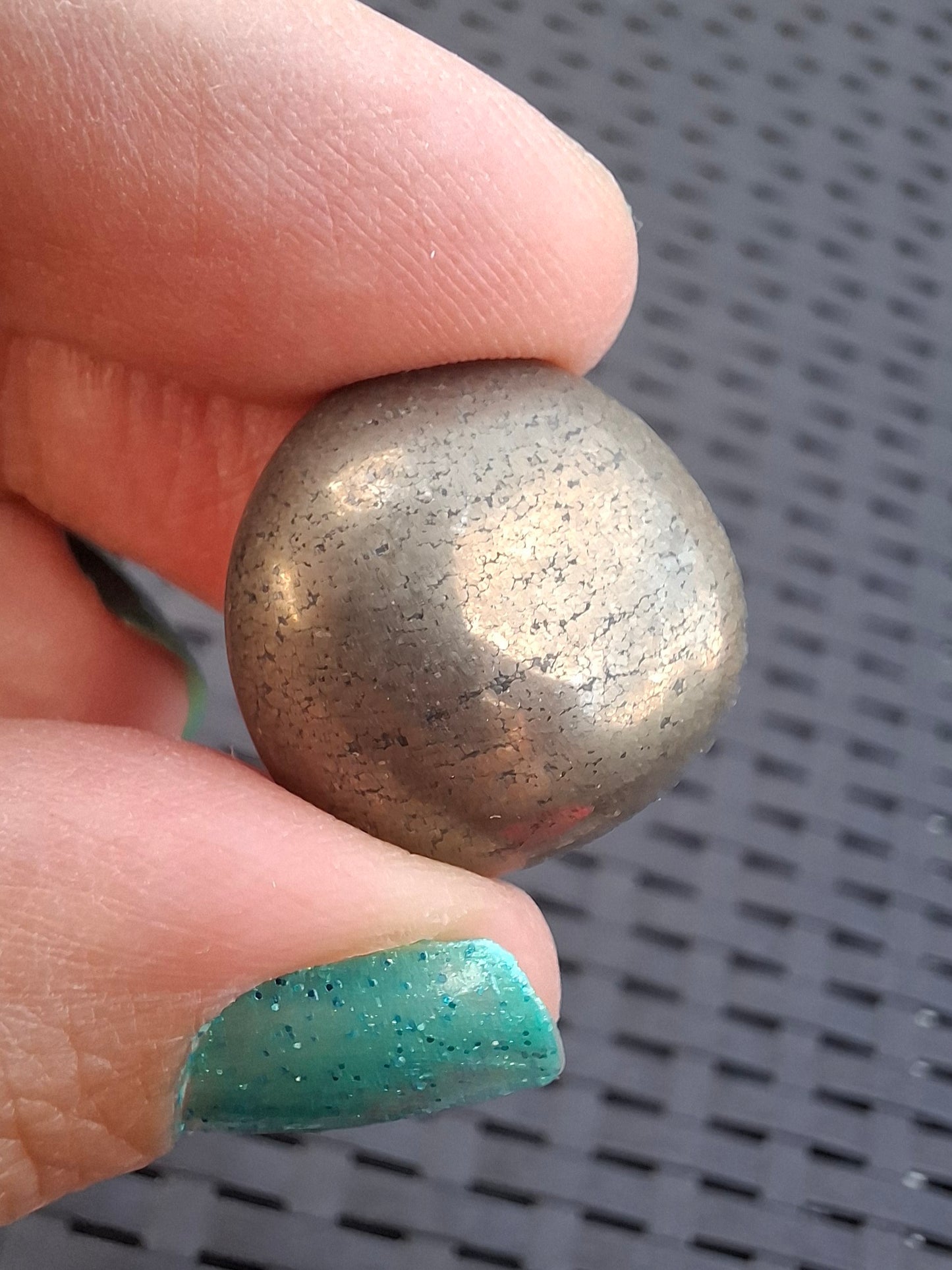 Apache Gold Tumble Stone, Crystal (Ref: T226)