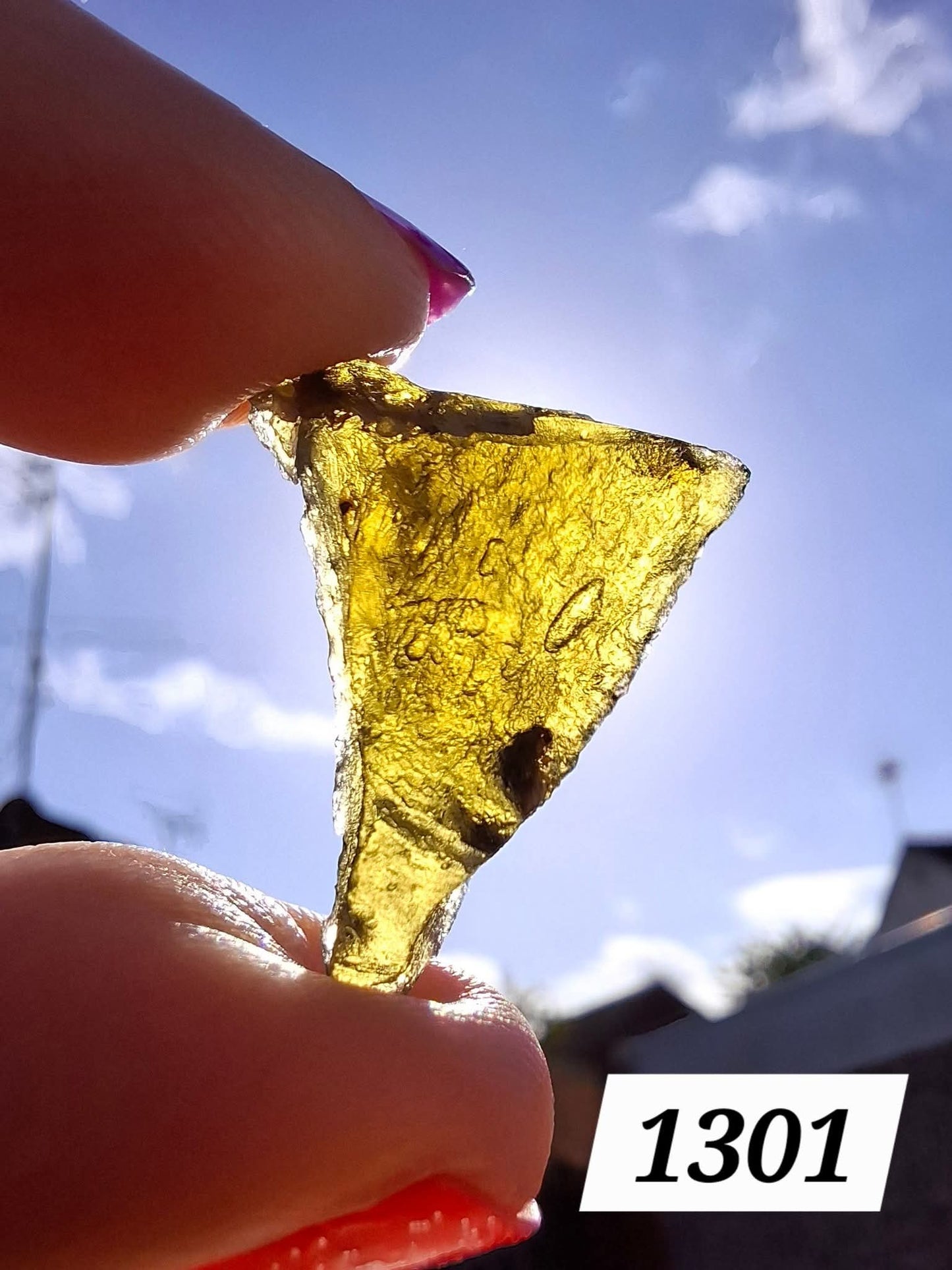 Moldavite Piece, 2.28g, Tektite (Ref: 1301)
