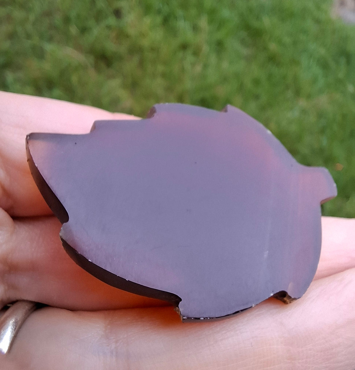 Red Amber Leaf Carving, 7.52g, Fossil (Ref: Leaf6)