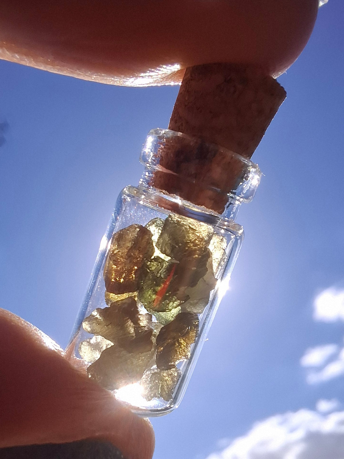 Moldavite Chips (1.00g) in 1ml Bottle, Tektite (Ref: B36)