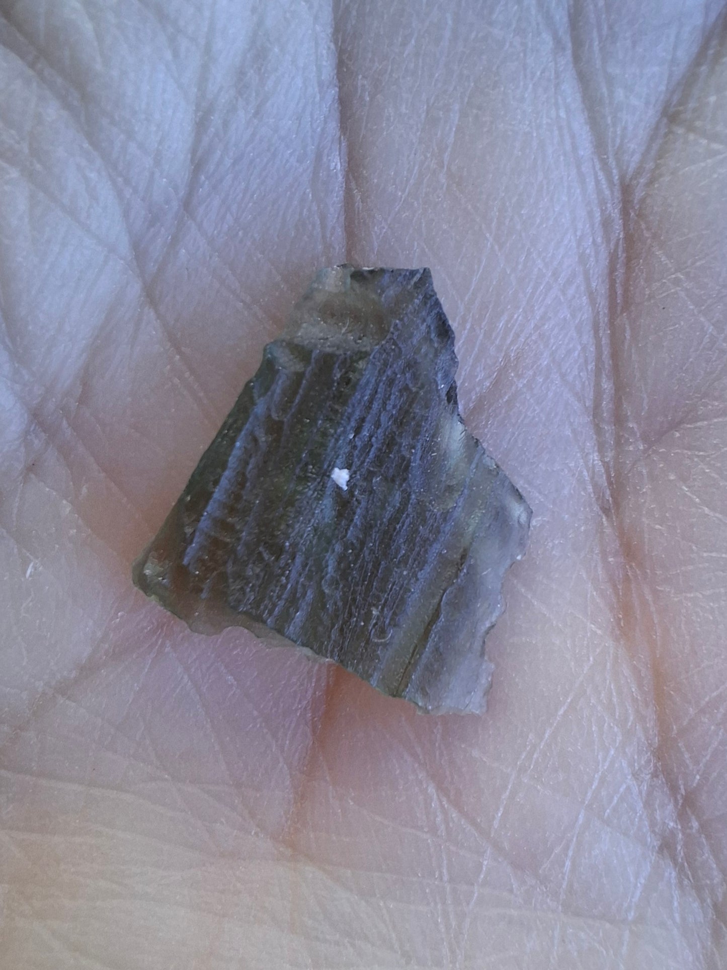 Moldavite Piece, 0.69g, Tektite (Ref: 1405)