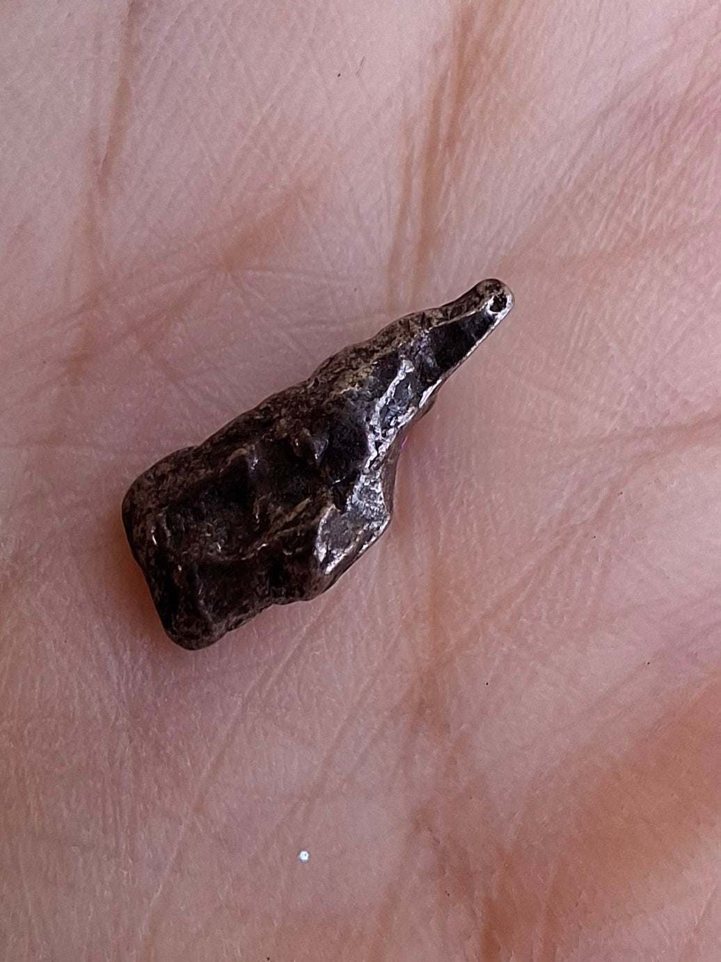 Campo del Cielo, 0.99g, Nickel Iron Meteorite (Ref: C5)