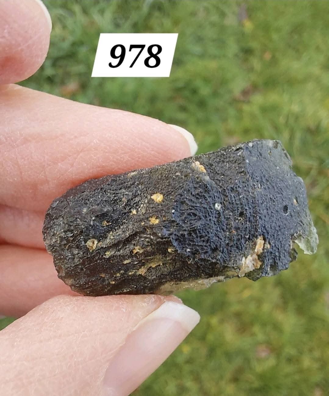 Moldavite Piece, NESMEN HURKA, 8.81g, Tektite (Ref: 978)
