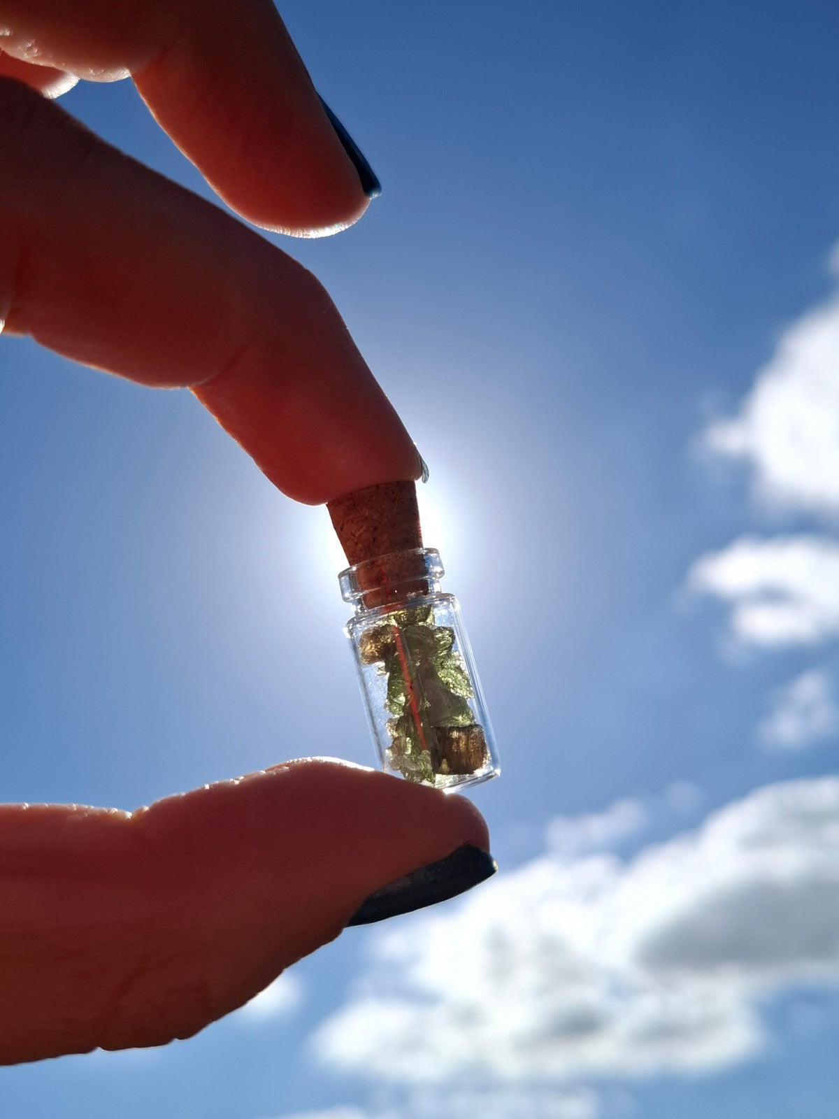 Moldavite Chips (1.00g) in 1ml Bottle, Tektite (Ref: B39)