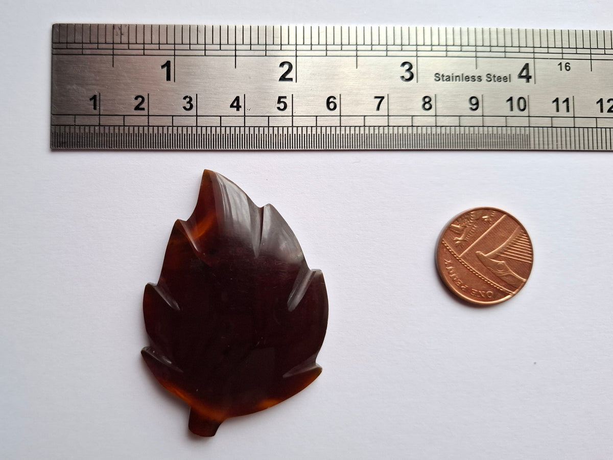 Red Amber Leaf Carving, 7.69g, Fossil (Ref: Leaf10)