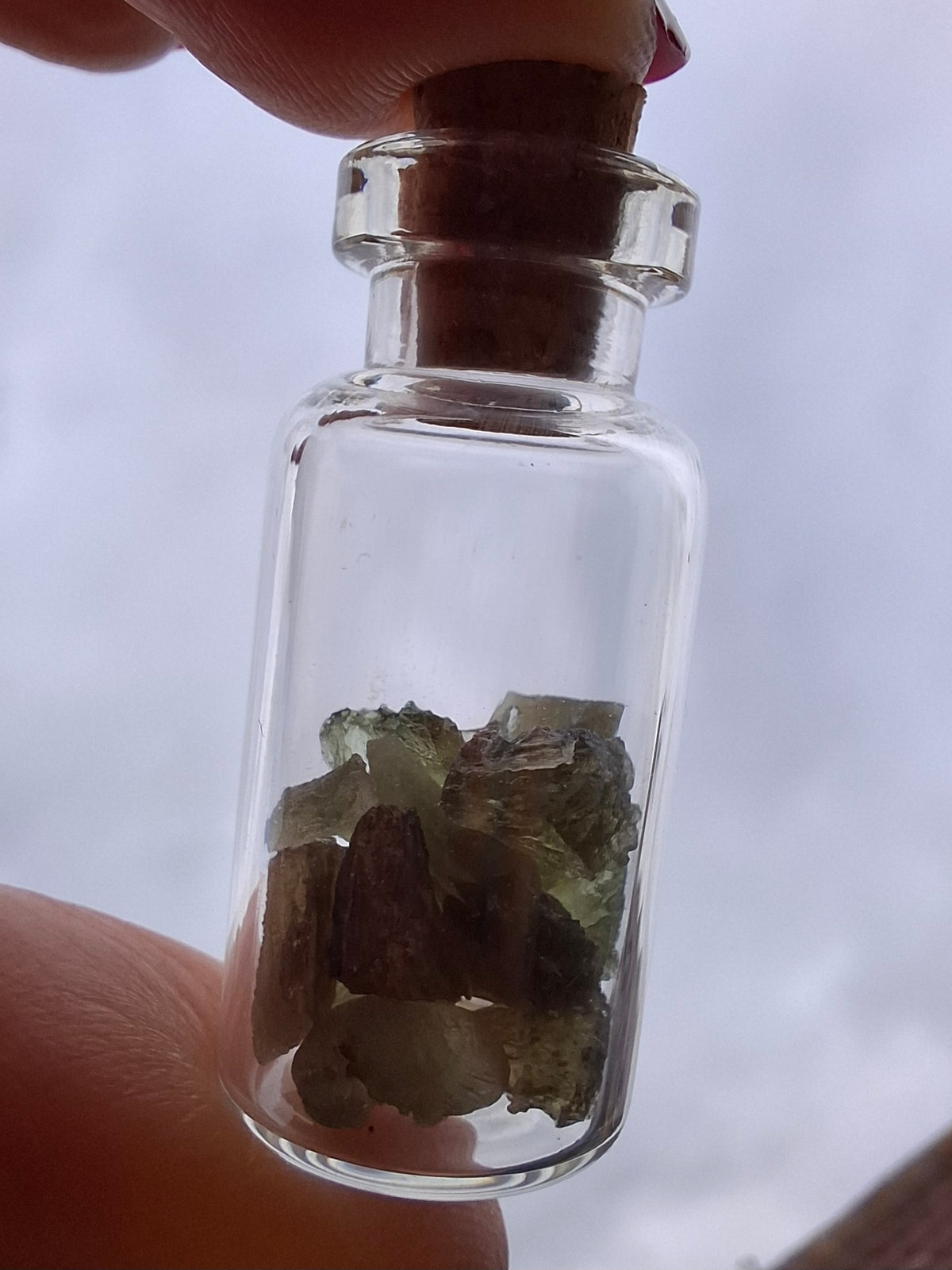 Moldavite Chips (2.00g) in 3ml Bottle, Tektite (Ref: B43)
