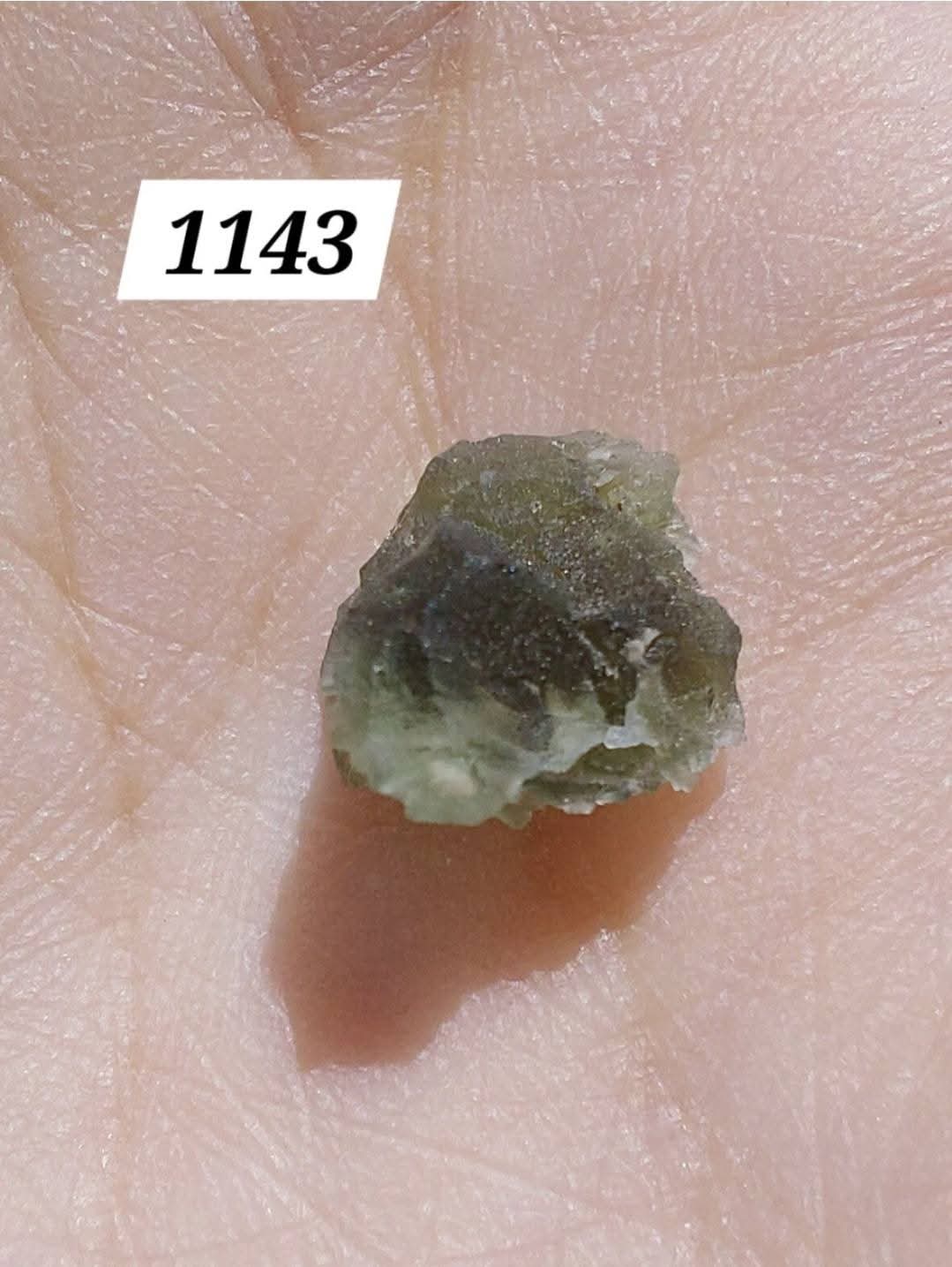 Moldavite Piece, 0.64g, Tektite (Ref: 1143)