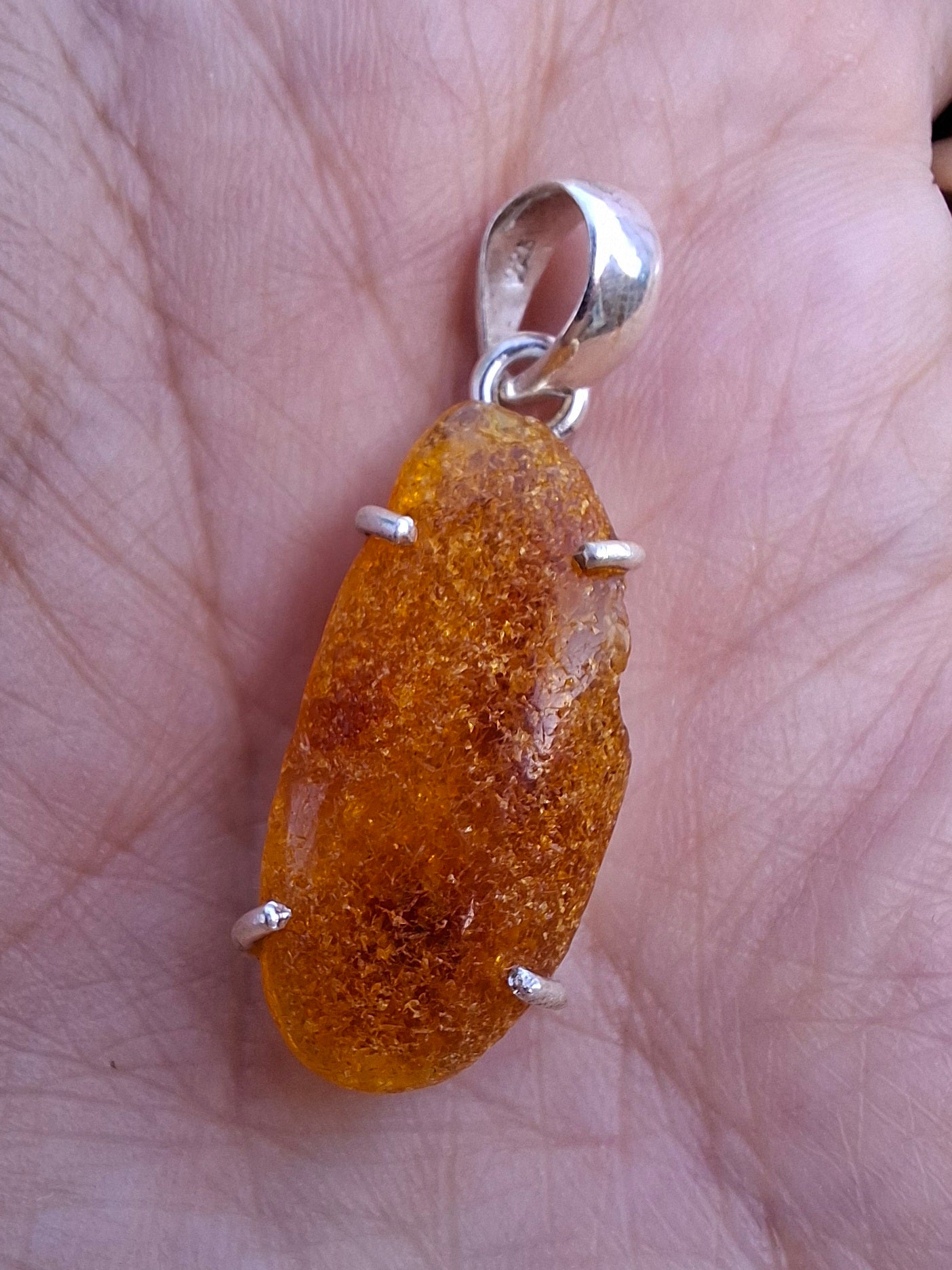 Baltic Amber Pendant, 925 Silver, Fossil (Ref: AP12)