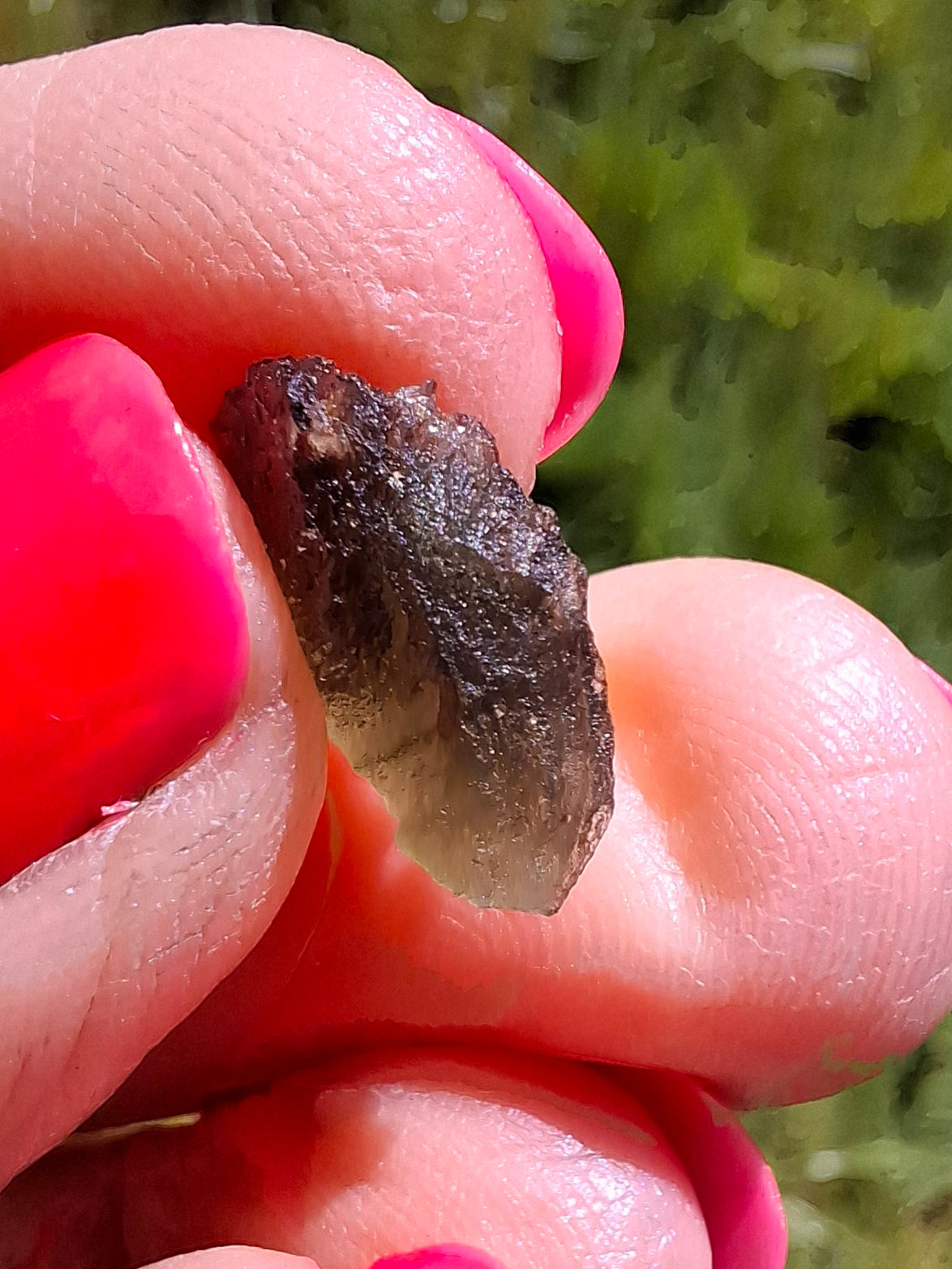 Moldavite Piece, 0.69g, Tektite (Ref: 1407)