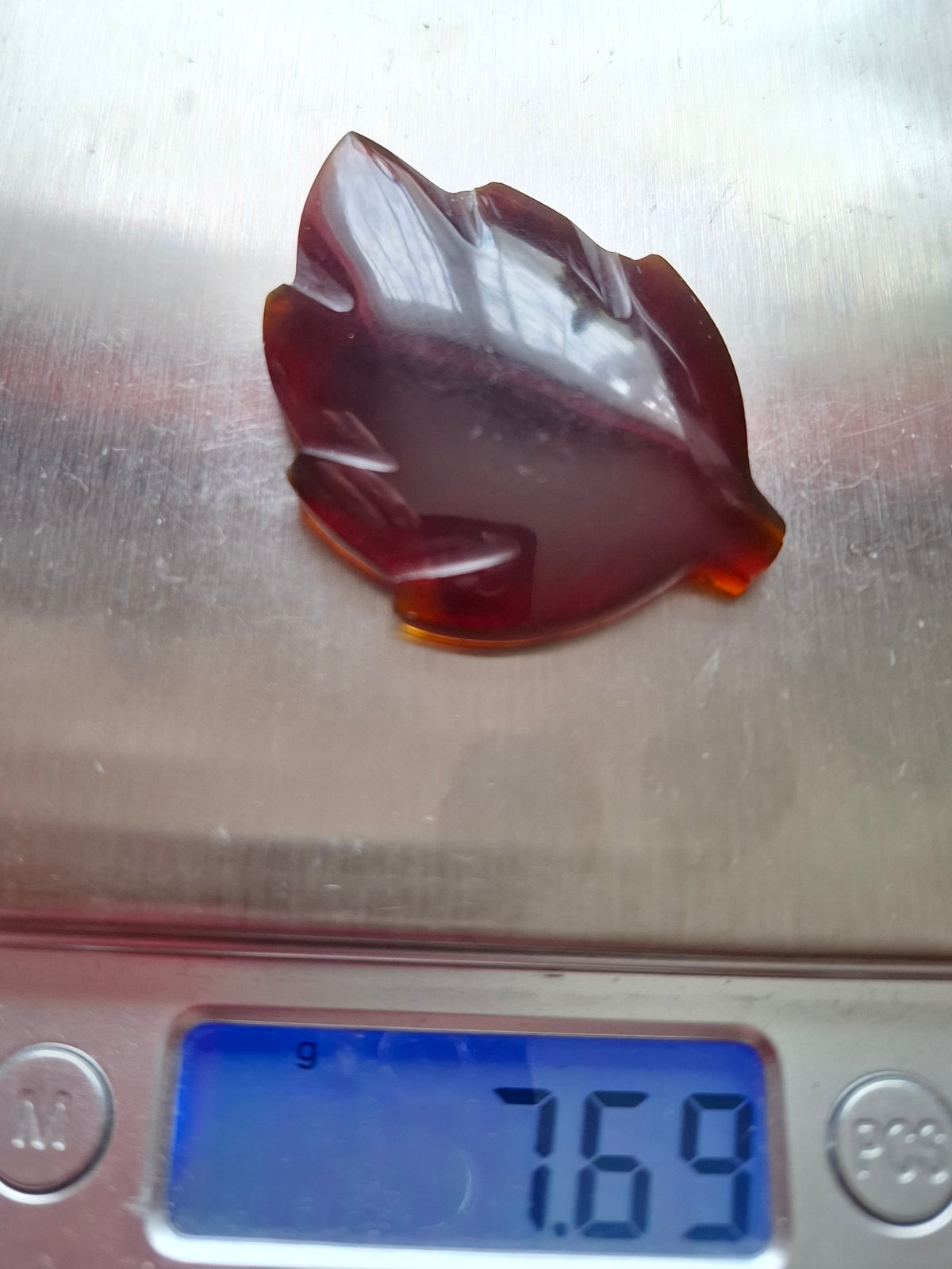 Red Amber Leaf Carving, 7.69g, Fossil (Ref: Leaf5)