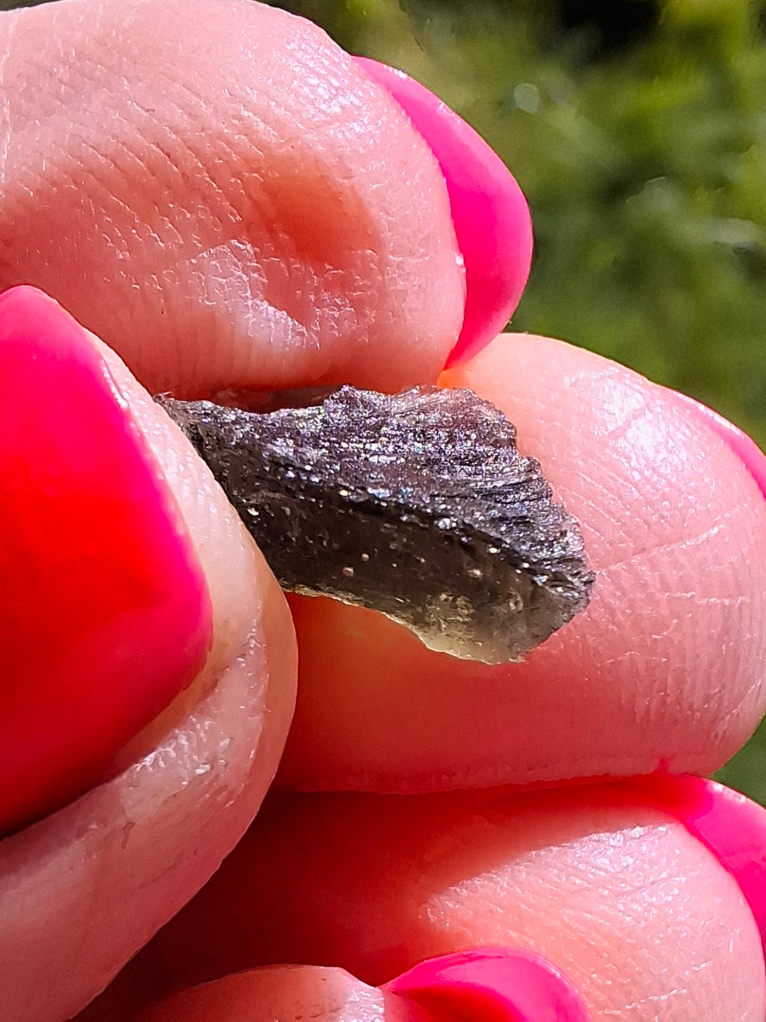 Moldavite Piece, 0.69g, Tektite (Ref: 1407)