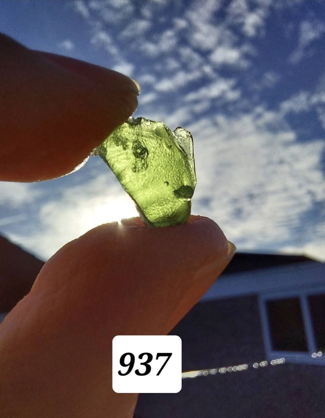 Moldavite Piece, 0.94g, Tektite (Ref: 937)