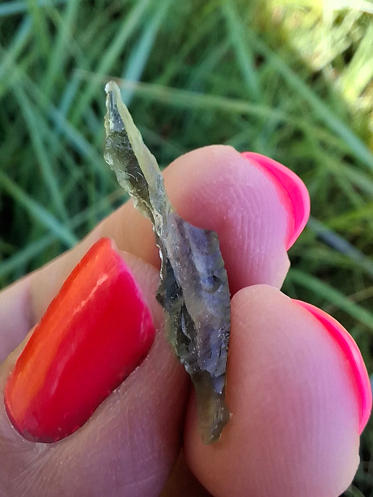 Moldavite Piece, 0.87g, Tektite (Ref: 1411)