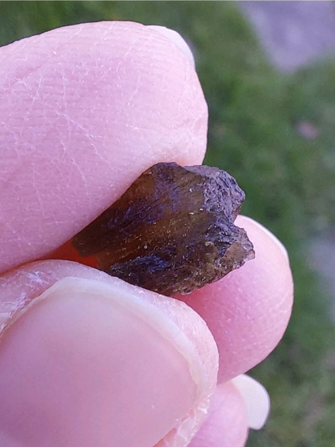 Moldavite Piece, 0.66g, Tektite (Ref: 1010)