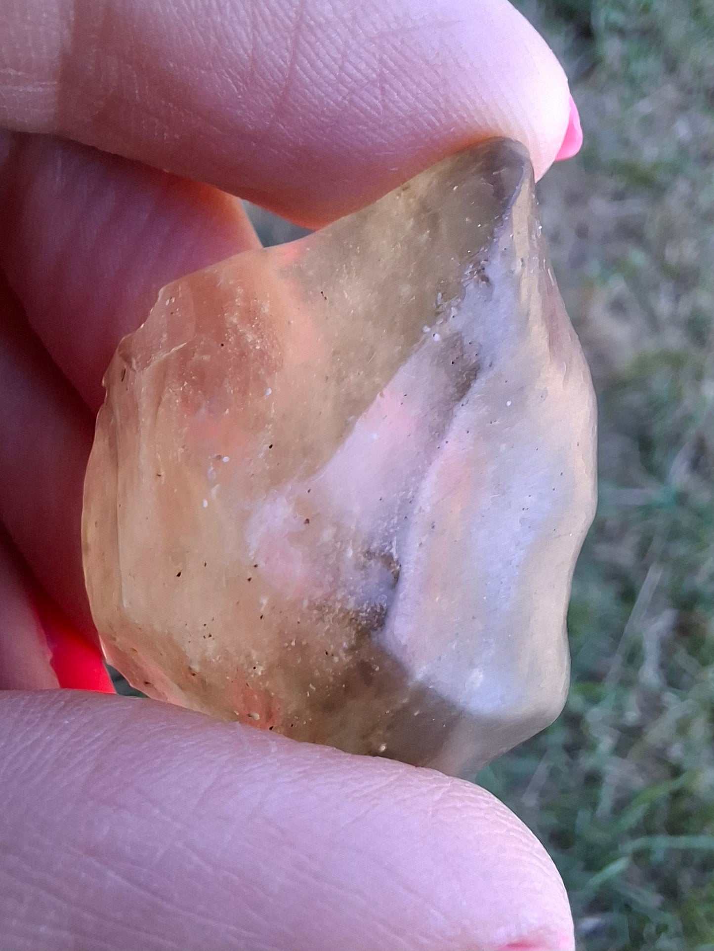 Libyan Desert Glass (darker) Piece, 12.00g, Tektite (Ref: L1377)