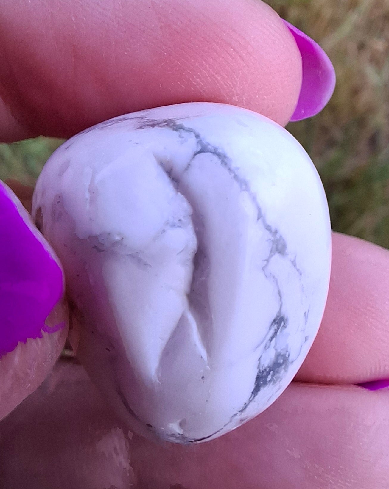 Howlite, Tumble Stone, Crystal (Ref: T45)