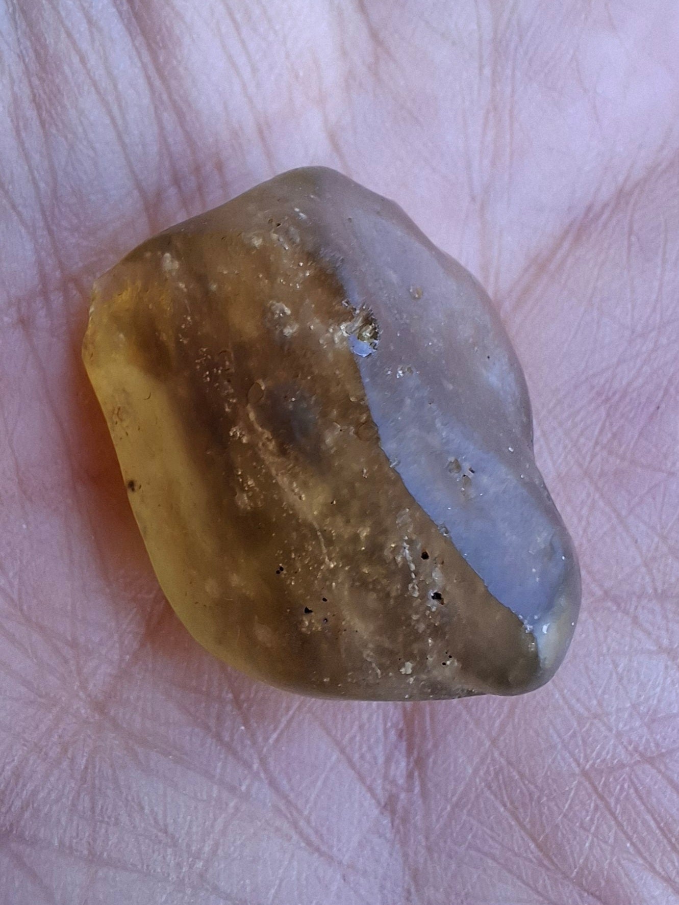 Libyan Desert Glass (darker) Piece, 6.82g, Tektite (Ref: L1365)
