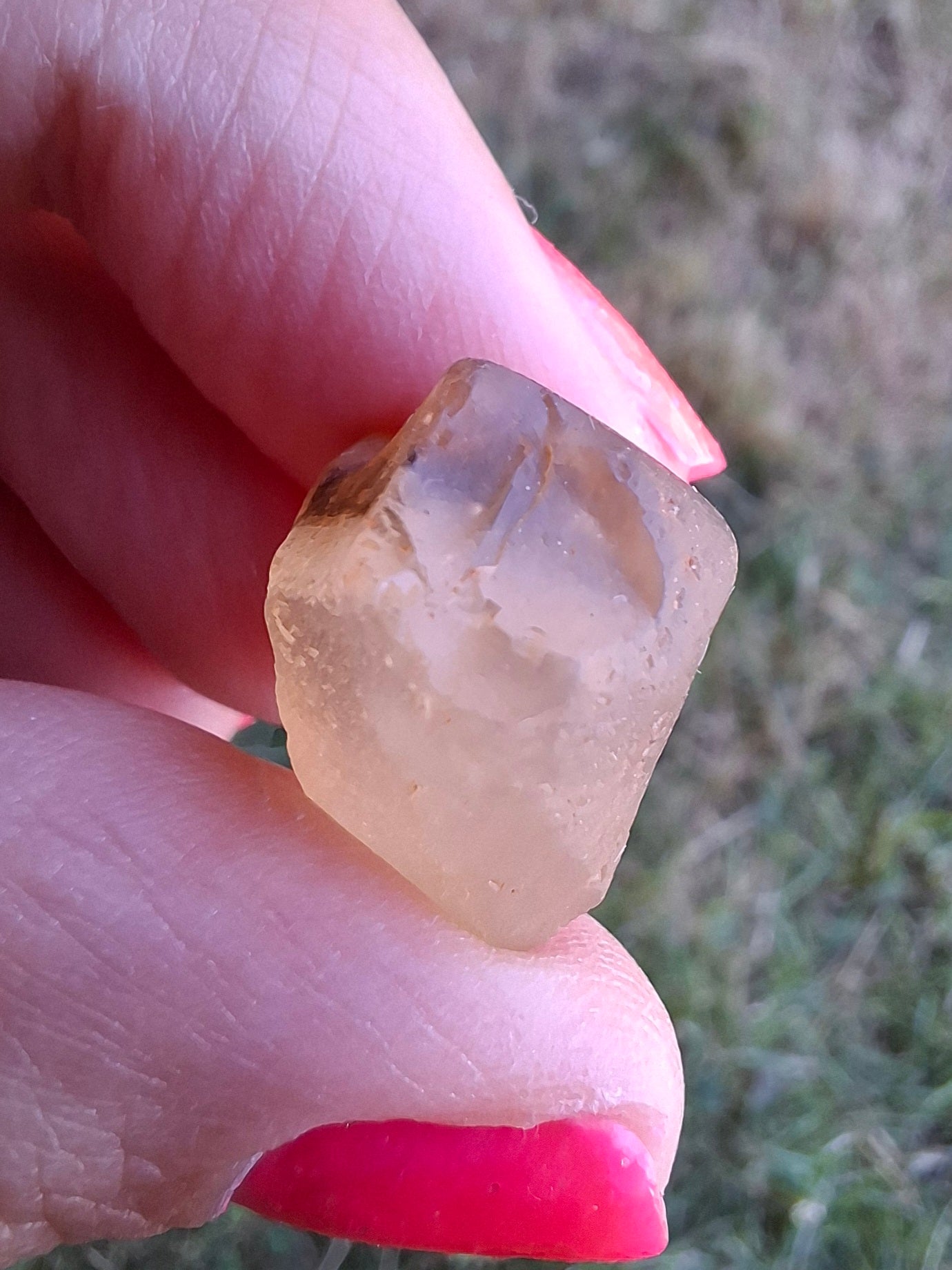 Libyan Desert Glass (darker) Piece, 4.70g, Tektite (Ref: L1372)